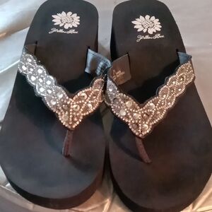Yellow Box Women's Black Sandals